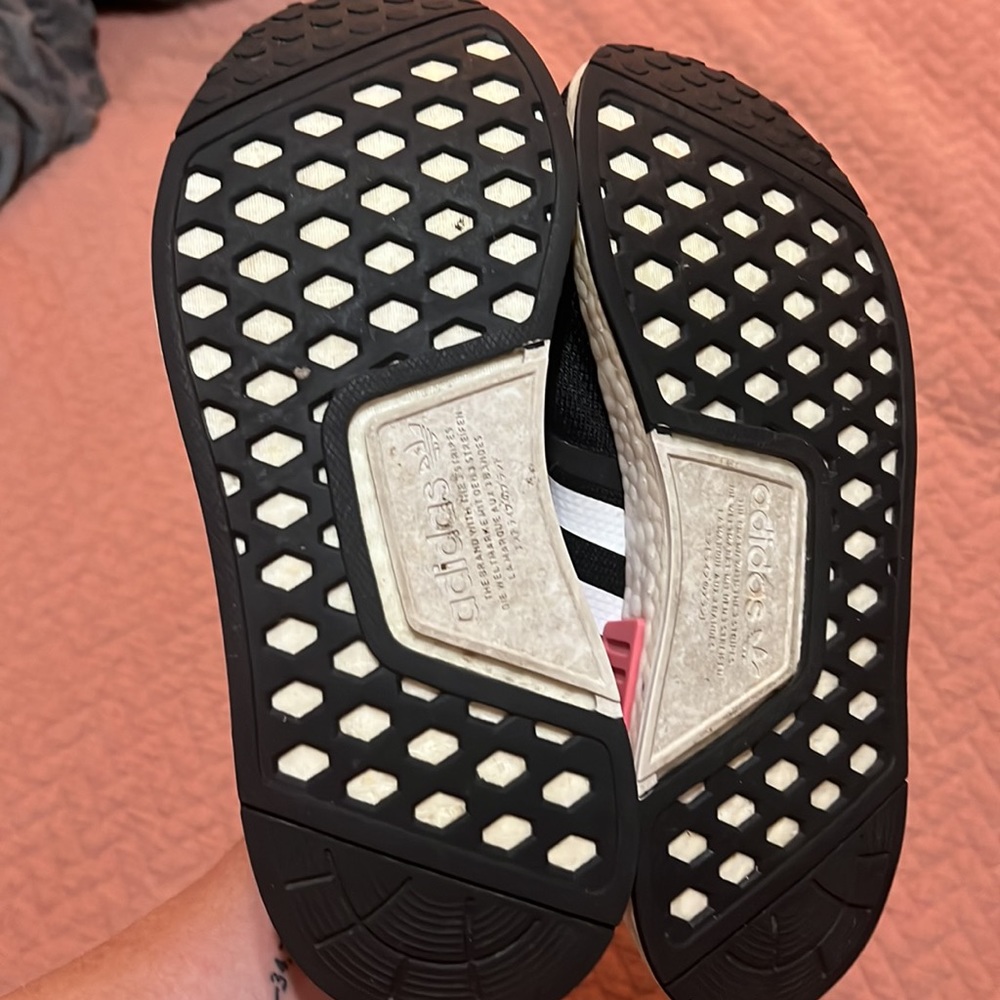 Black white pink addidas NMD 8.5 women’s - Picture 3 of 6